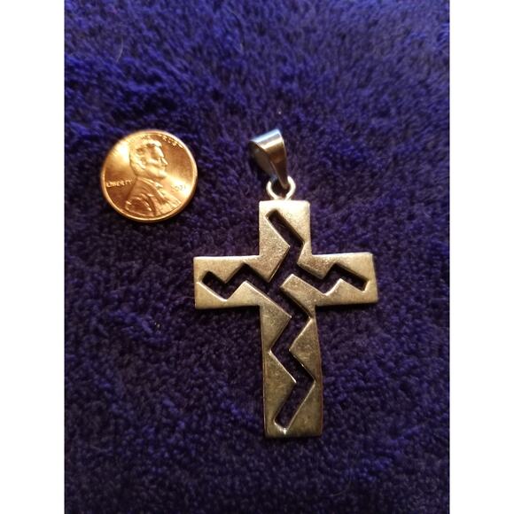 Cross Sterling Silver Zigzag Cut Out Design J100336 - Picture 2 of 2